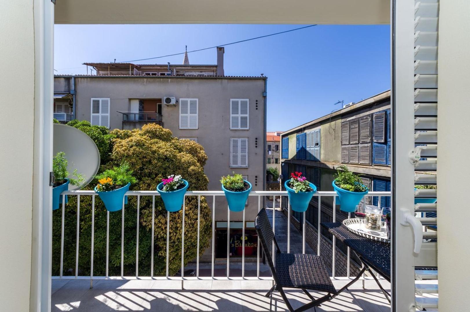 Ema 2Br Apt. In Old Town Centre Zadar Bagian luar foto